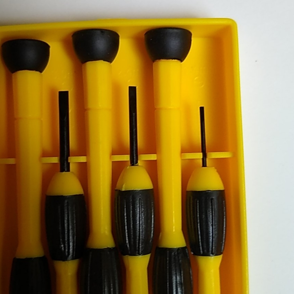 6 Precision Screwdrivers - Picture 2 of 3